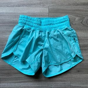 Lululemon light blue shorts size 6
